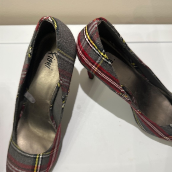 Shoes - Picture 3 of 5